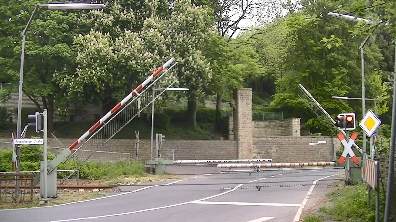 Spoorwegovergang Veltheim (D) // Railroad crossing // Bahnübergang
