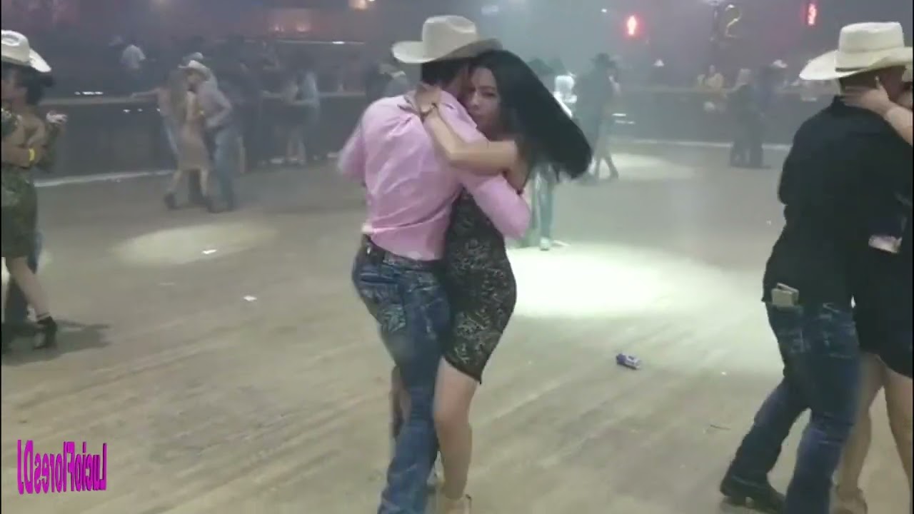 BAILAZO CON MUSICA DE TIERRA CALIENE 2