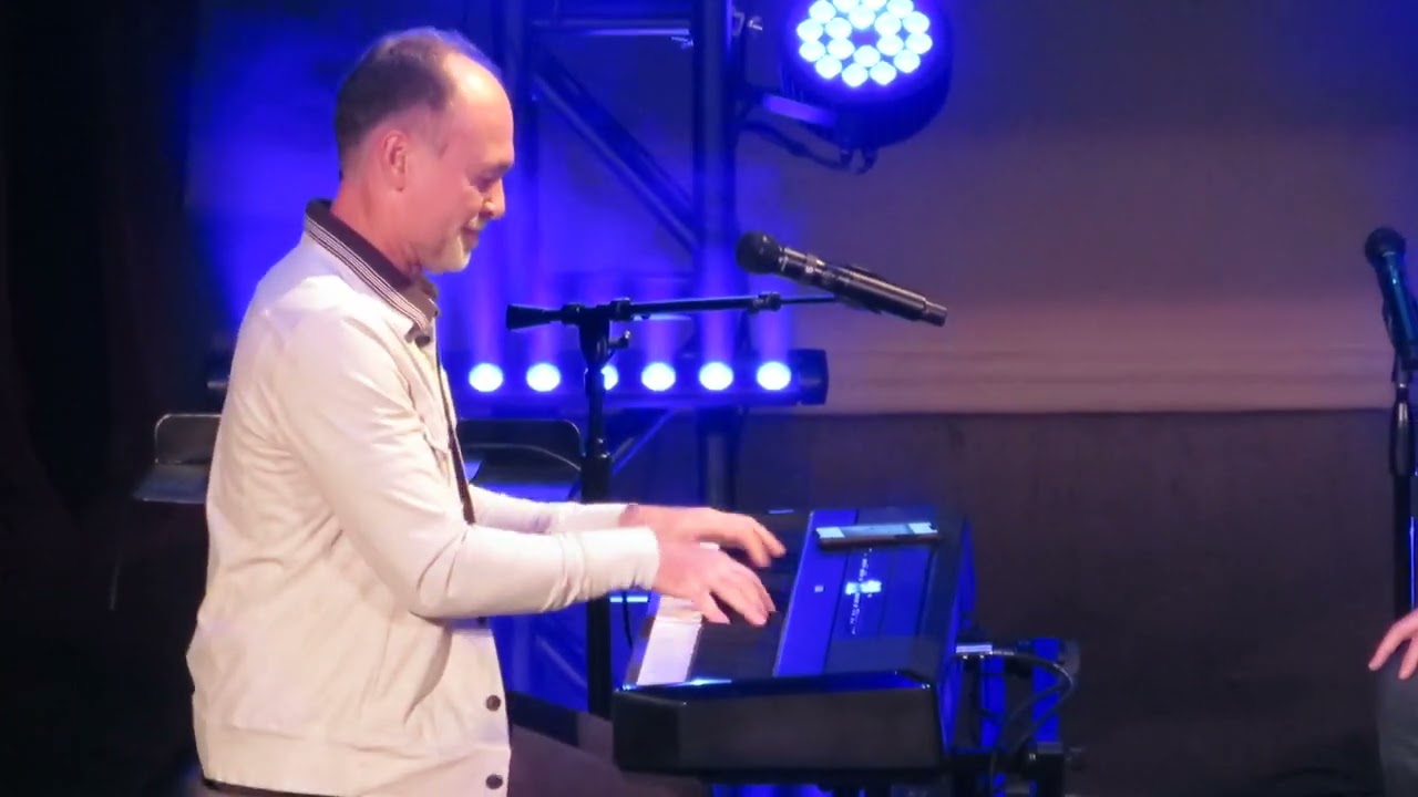 Tim Parton - piano solo (Sing the Wondrous Love of Jesus) 07-10-23