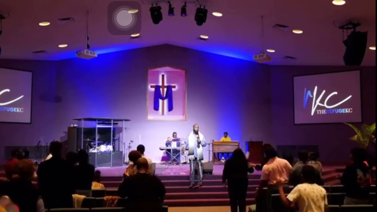 Bishop S.Y Younger at Refuge KC! I do not own the rights to this Music.