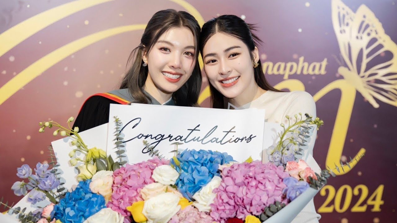 บัณฑิตน้ำตาไหล เจอเซอร์ไพรส์ดอกไม้ช่อโตจากพี่หลิงหลิง แต่งตัวแบบที่น้องออมชอบ (เจ้าตัวหอมก็มา 😍)
