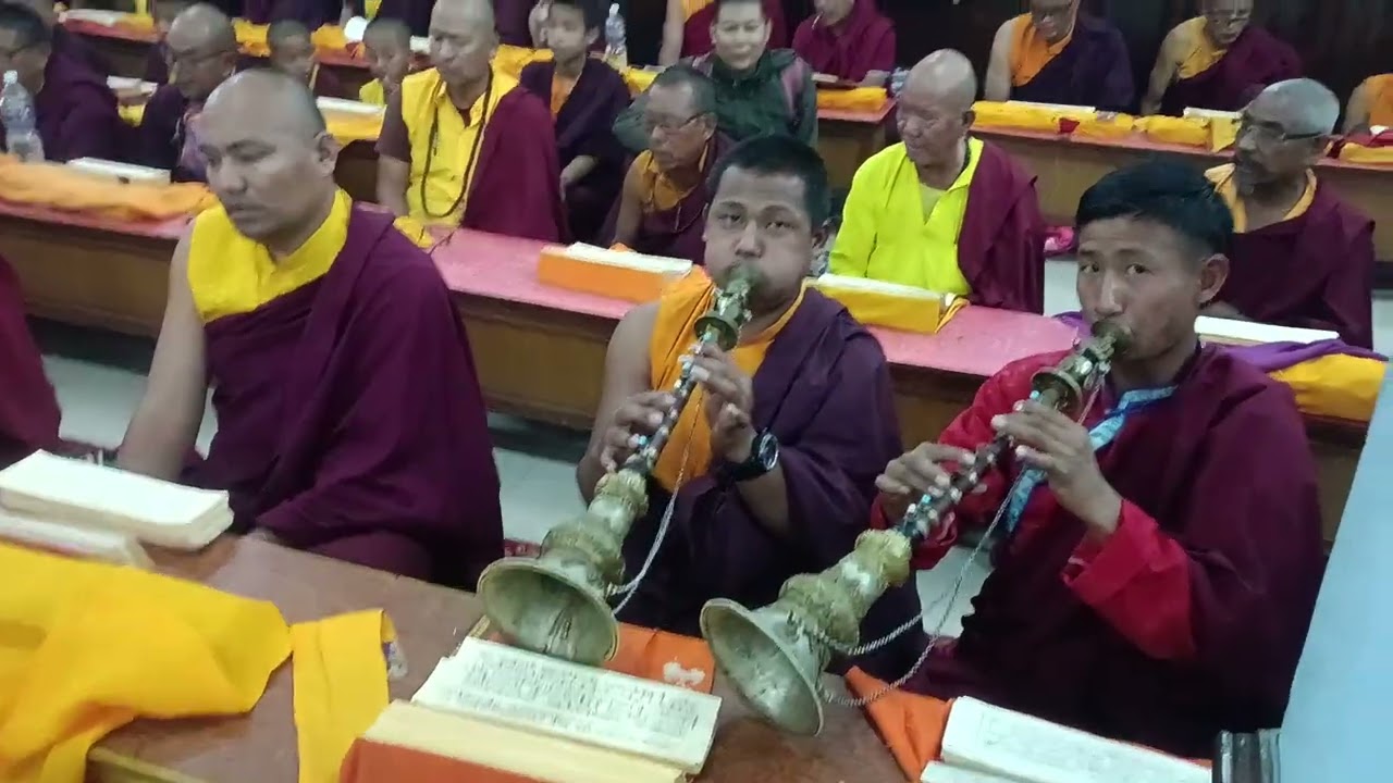 32 aau.kagyur puja swoyembu ghyalsumdo gumdama
