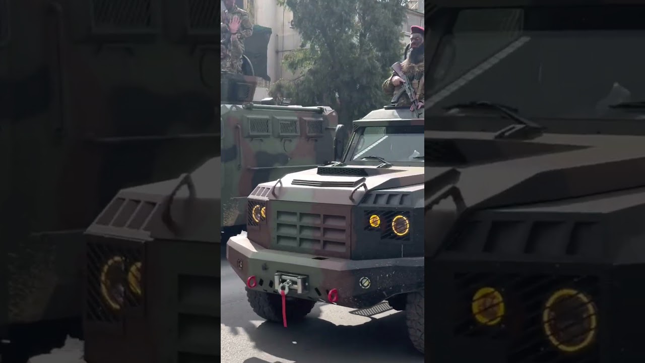 بذكرى تحرير سوريا وسقوط الأسد.. مسير عسكري مهيب لوزارة للدفاع السورية في العاصمة دمشق❤️ 