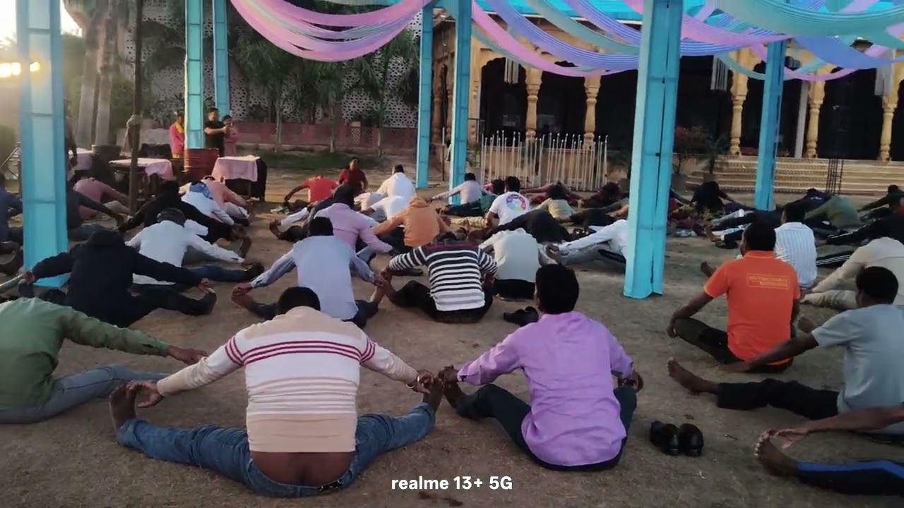 Kota me yoga karte huye 