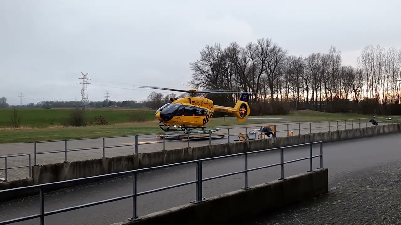 Christoph 26 Im Landeanflug auf die Station In Sanderbusch