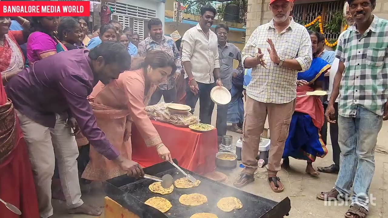 ಗ್ಯಾಸ್ ಇಲ್ಲ#ಸೌದೆ ಒಲೆಯಲ್ಲಿ ಯುಗಾದಿ ಹೋಳಿಗೆತಯಾರಿಸಿ ಪೌರಕಾರ್ಮಿಕರಿಗೆ ಹಂಚಿದ ನಟಿಪ್ರಿಯಾಂಕಾ ಉಪೇಂದ್ರ#ಸುರೇಂದ್ರರವಿ