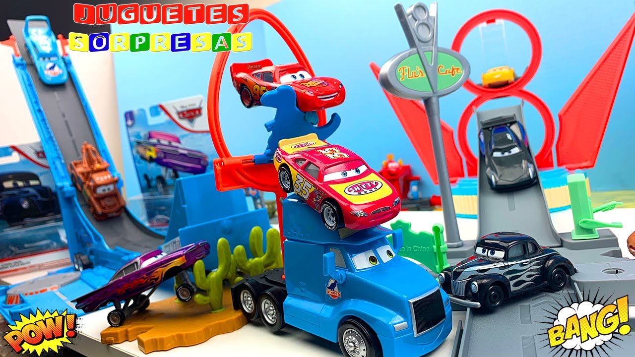 RETOS DE CARS GRAY RAMPA ACROBATICA & JUMP & RACE FLO'S V8 Carros de Carrera DISNEY