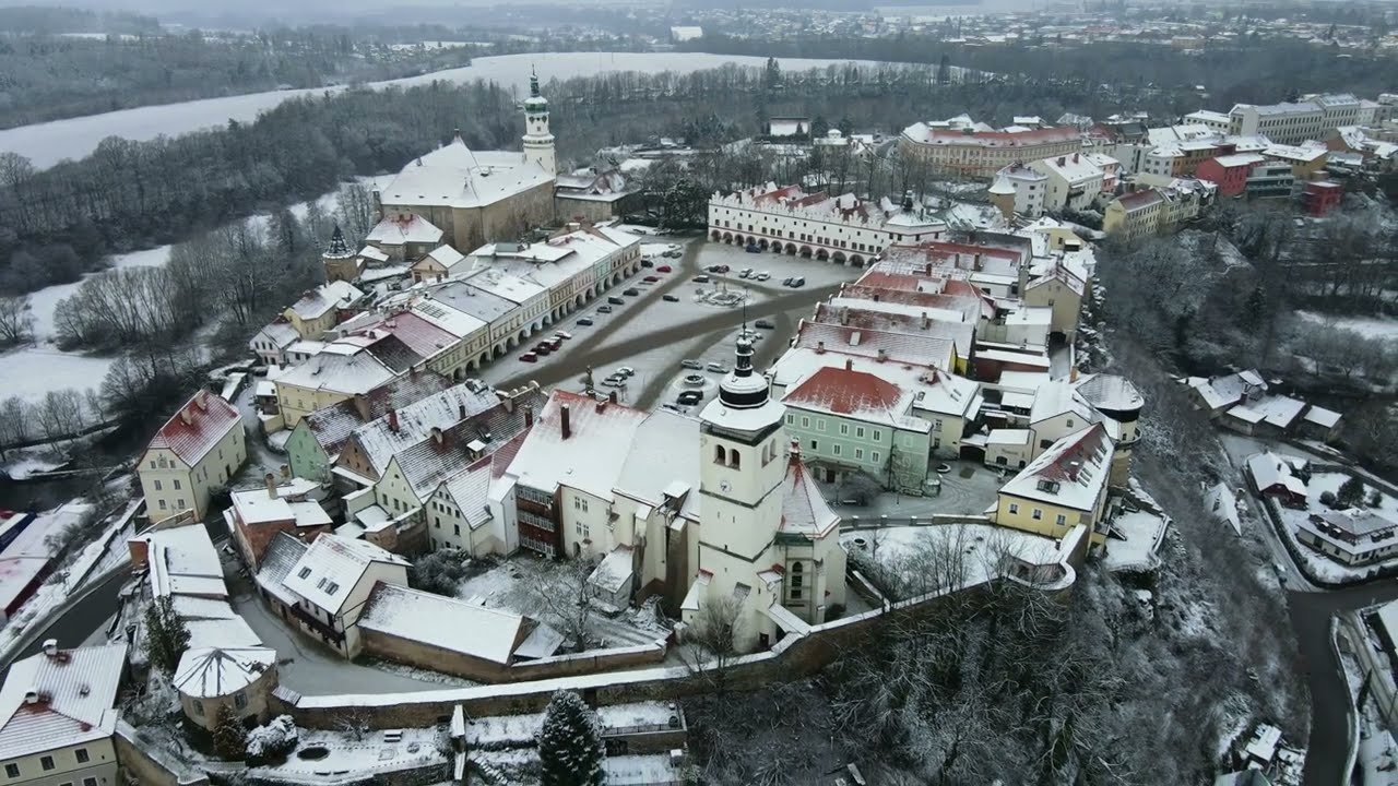 Nové Město nad Metují - Husovo náměstí