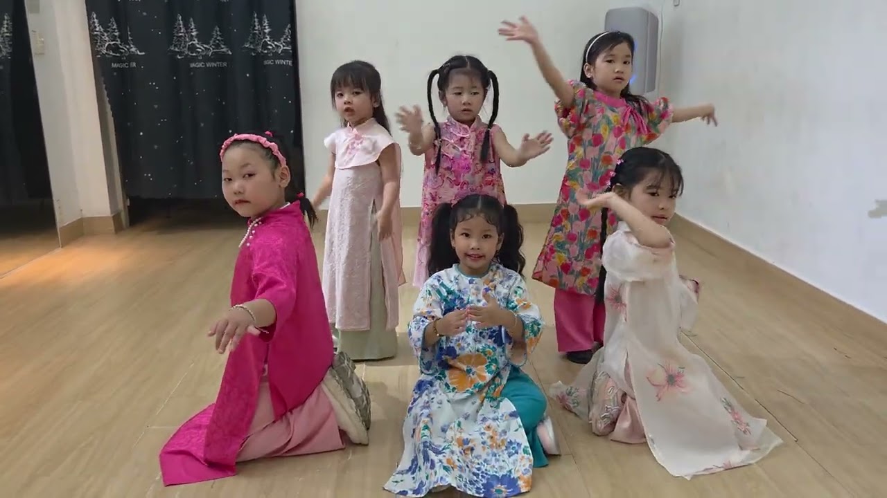 Nụ cười xuân - Dance Kid - Nhảy hiện đại - Flexee Dance Studio