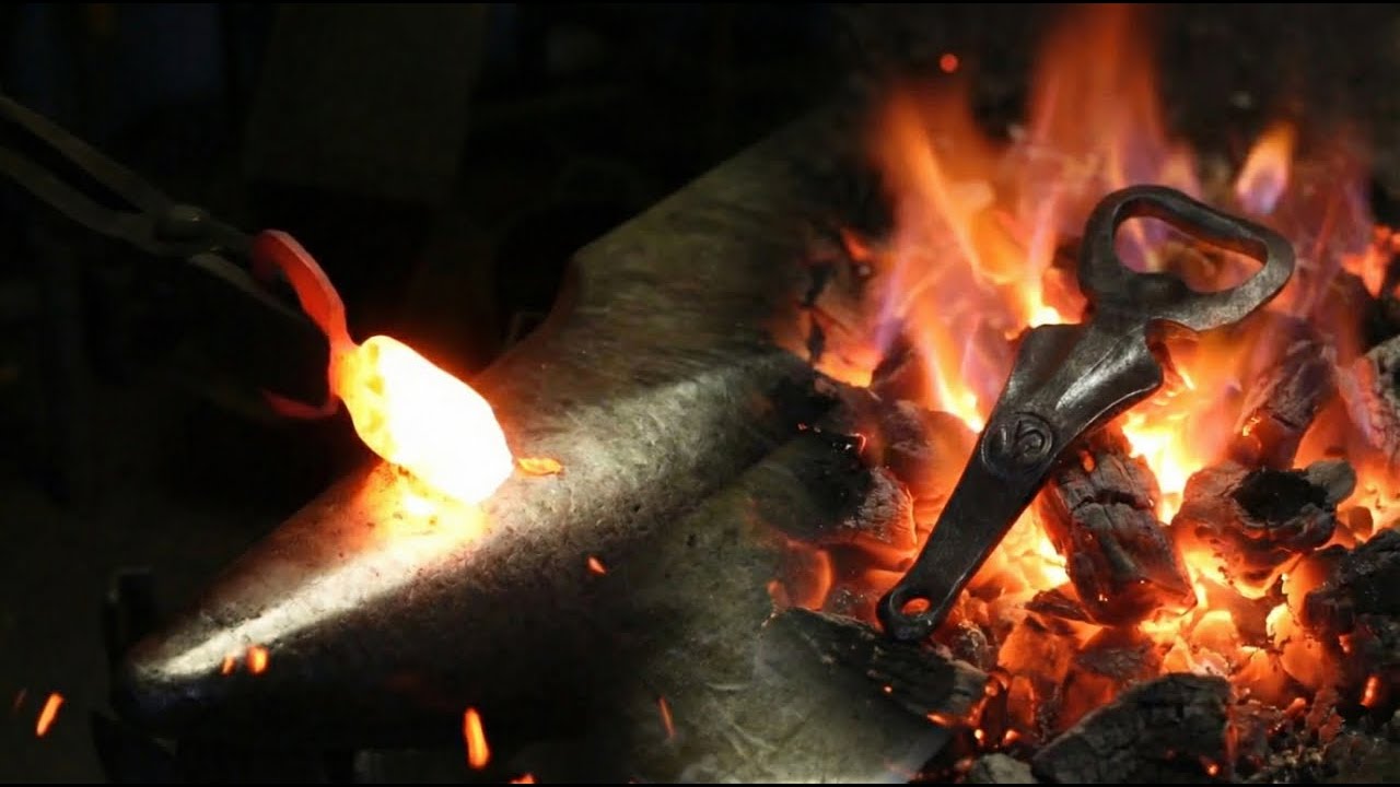 Výroba kovaného otvíráku na láhve 🔨| Making a forged bottle opener 