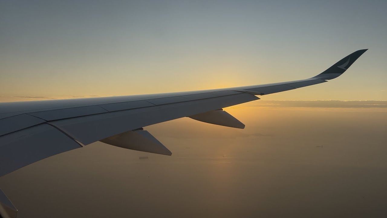 BEAUTIFUL Sunrise Cathay Pacific A350-900 Landing into Hong Kong International Airport