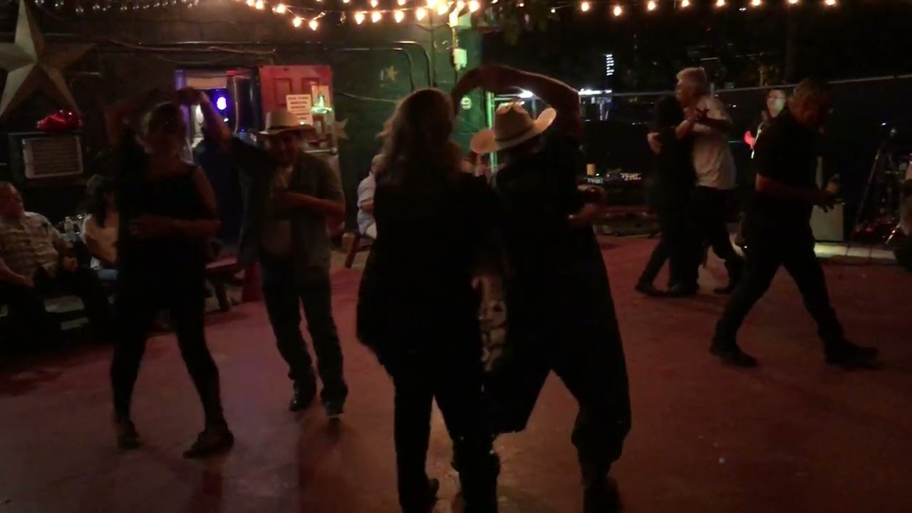2022 Aug 6 mark Weber getting down at bosmans San Antonio