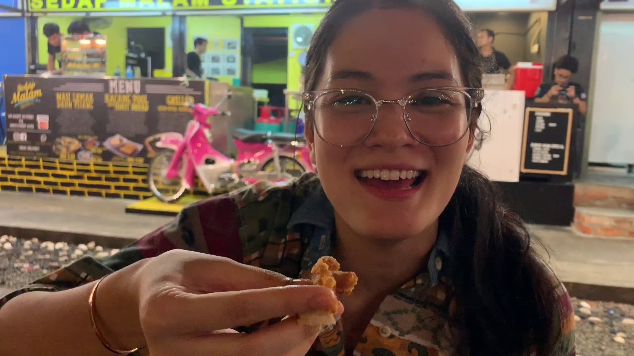 #AdrianaMakan at Sedap Malam Station