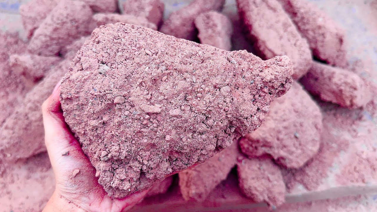 Gritty red dirt chunks dry floor crumbling 🔥dusty dry texture 