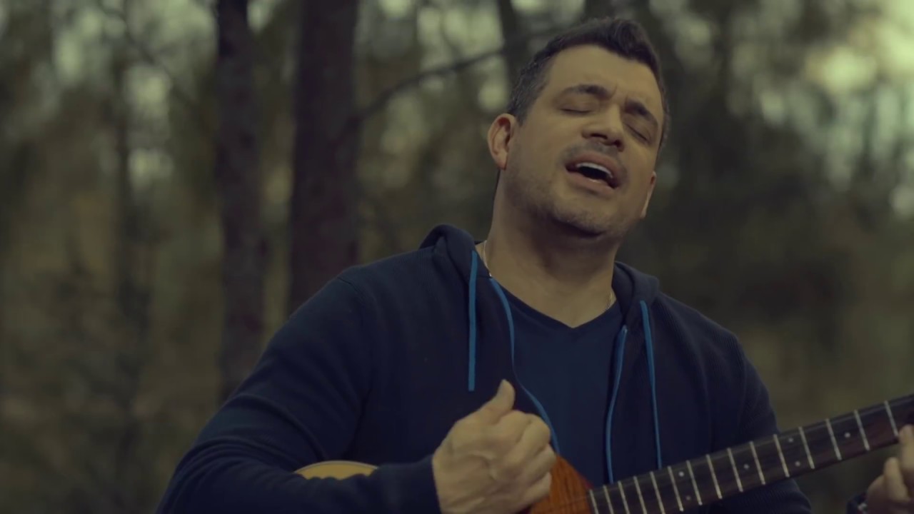 Entre tus brazos - Carlos Parra Ft. Rafael 