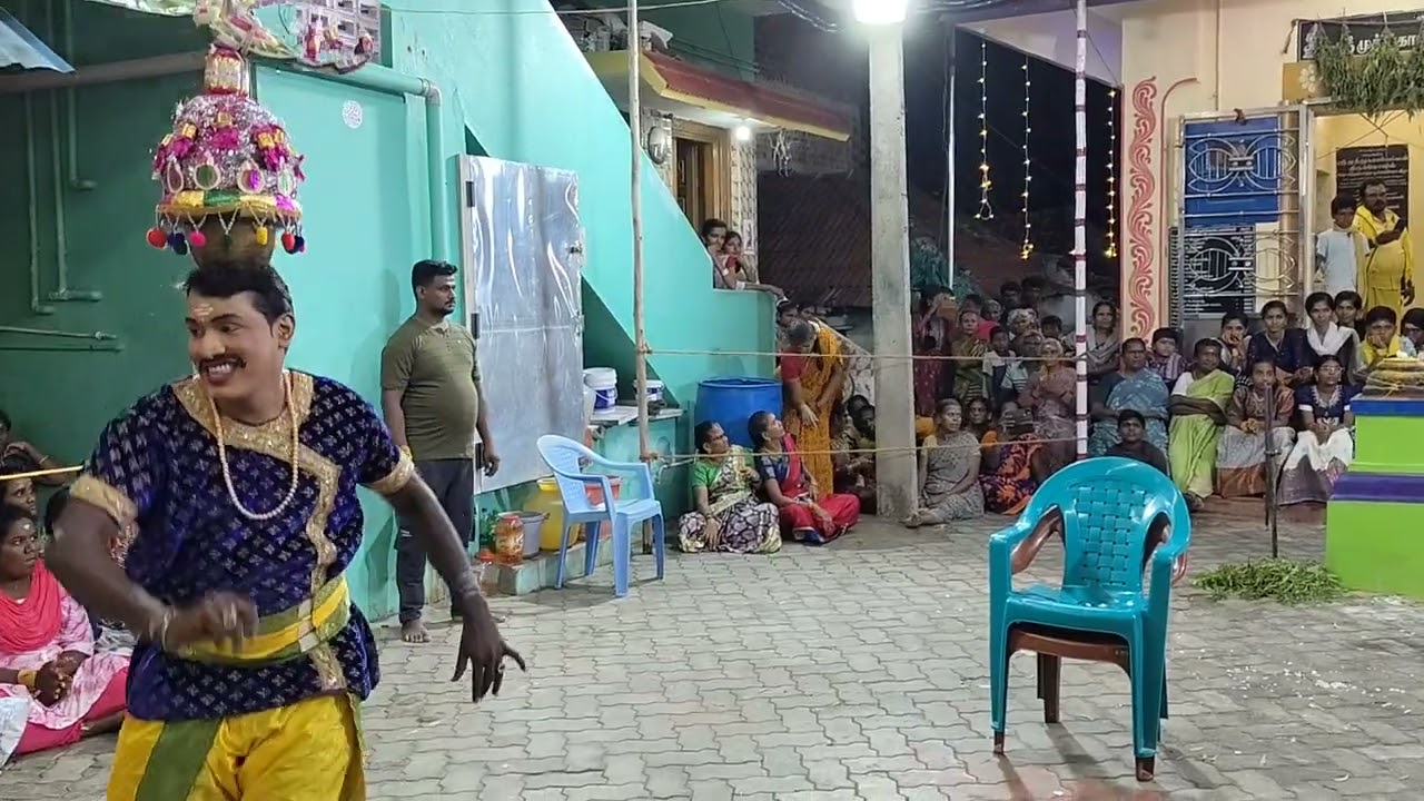 விஸ்வநத்தம்நடுவூர்பொங்கல் நிகழ்ச்சியில் தலையில்கரகம் எடுத்து ஆடிவரும் கலைஞர்கள் @puliyurankandha