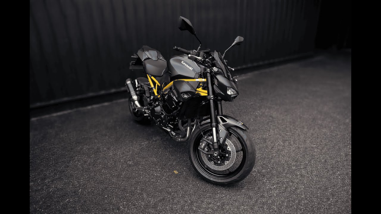 Test Kawasaki Z900 2026 Performance Pack Akrapovic + QuickShift