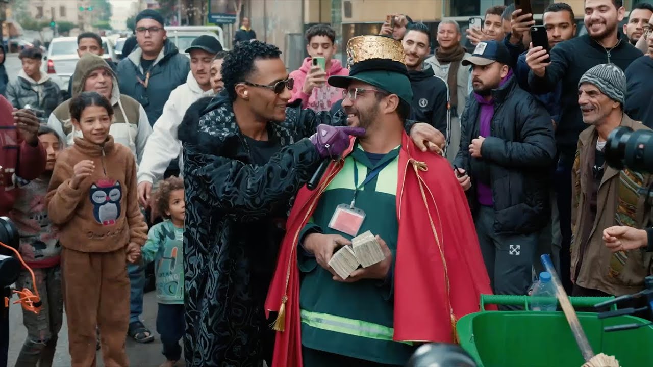 اللي كان واقف عند الرصيف الاسود نهاره ابيض وكسب 100 ألف جنيه ( وليد عامل النظافة ) #مدفع_رمضان