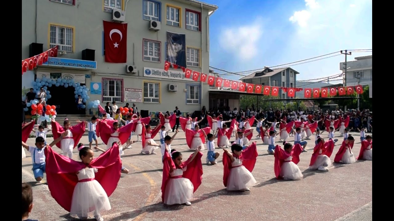 İzmir Anadolu Ateşi 1. Sınıflar 23 Nisan Gösterisi  Yazıbaşı İlkokulu