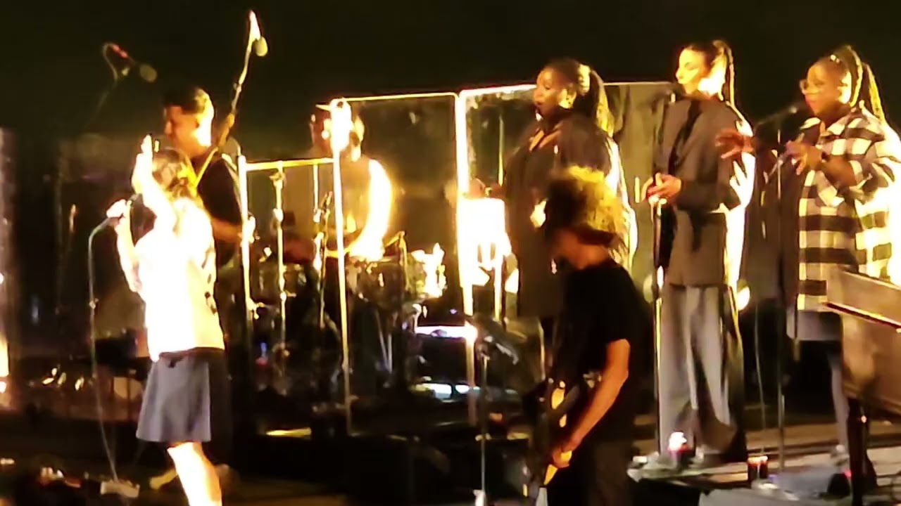 ANOUK Set This Thing On Fire Tour 2025