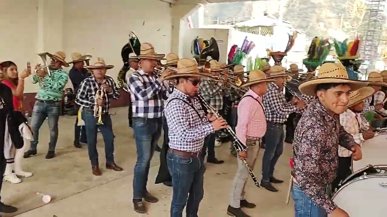 Chinelos en santo tomas atzingo domingo 21 de diciembre 2025 con banda la tromba sinaloense 