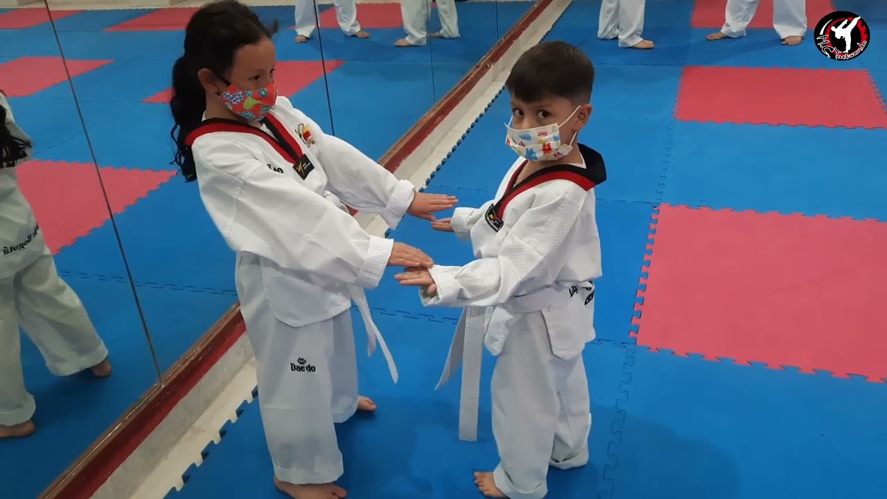 Algunos ejercicios de velocidad  de reacción. TAEKWONDO