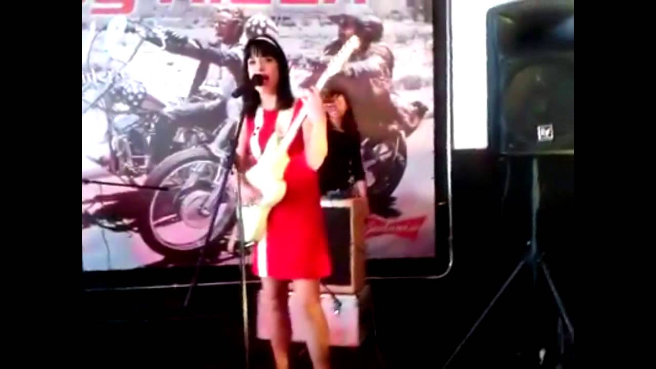 Las Bravas: Las Chicas Son Guerreras