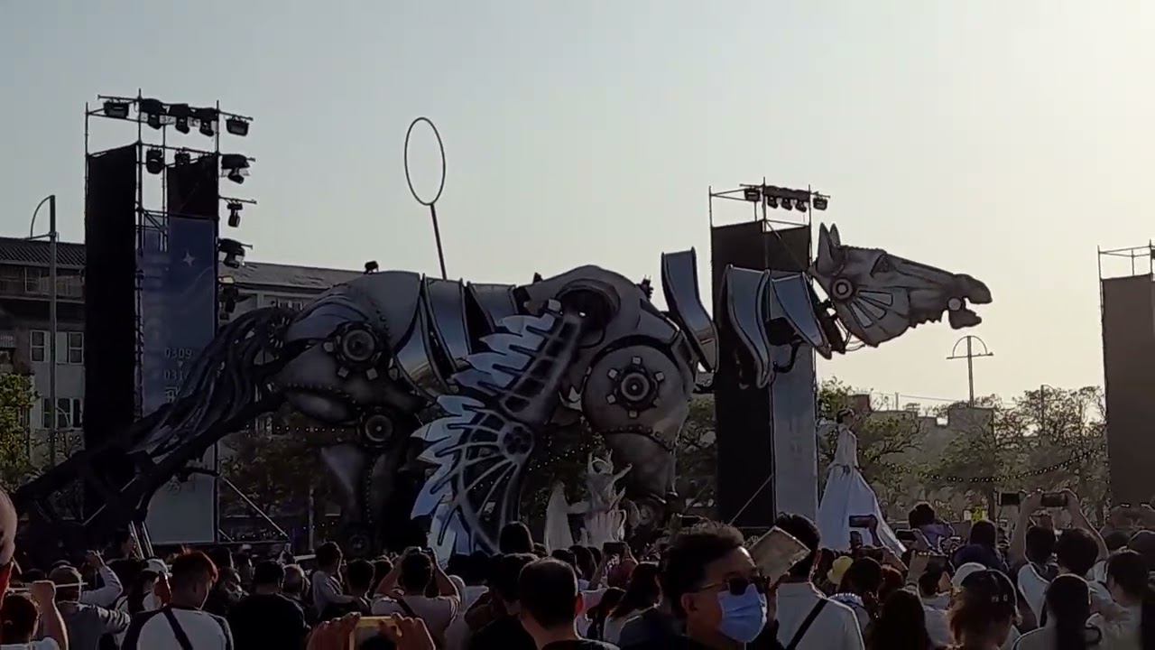 鐵白馬