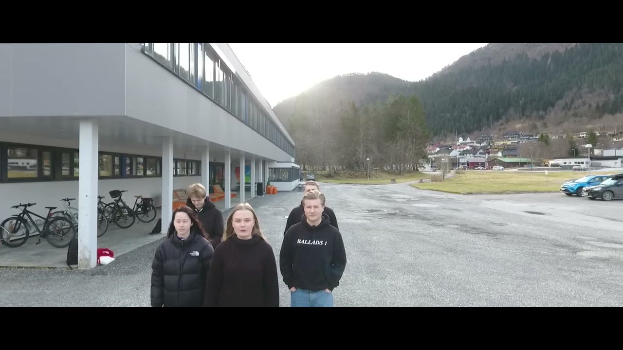 Sykkylvsungdom hyllar heimbygda