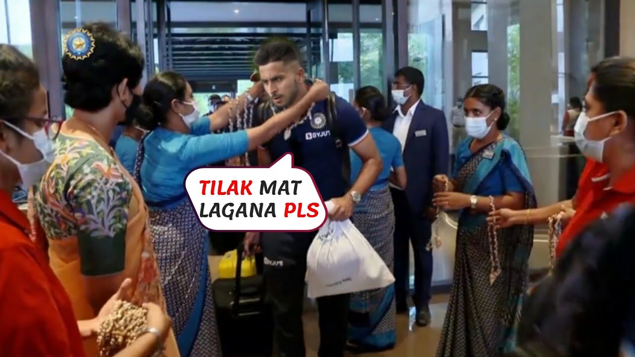 Umran Malik Refuses to apply 'Tilak' on his Head on Welcome Ceremony of Team India in Andhra Pradesh