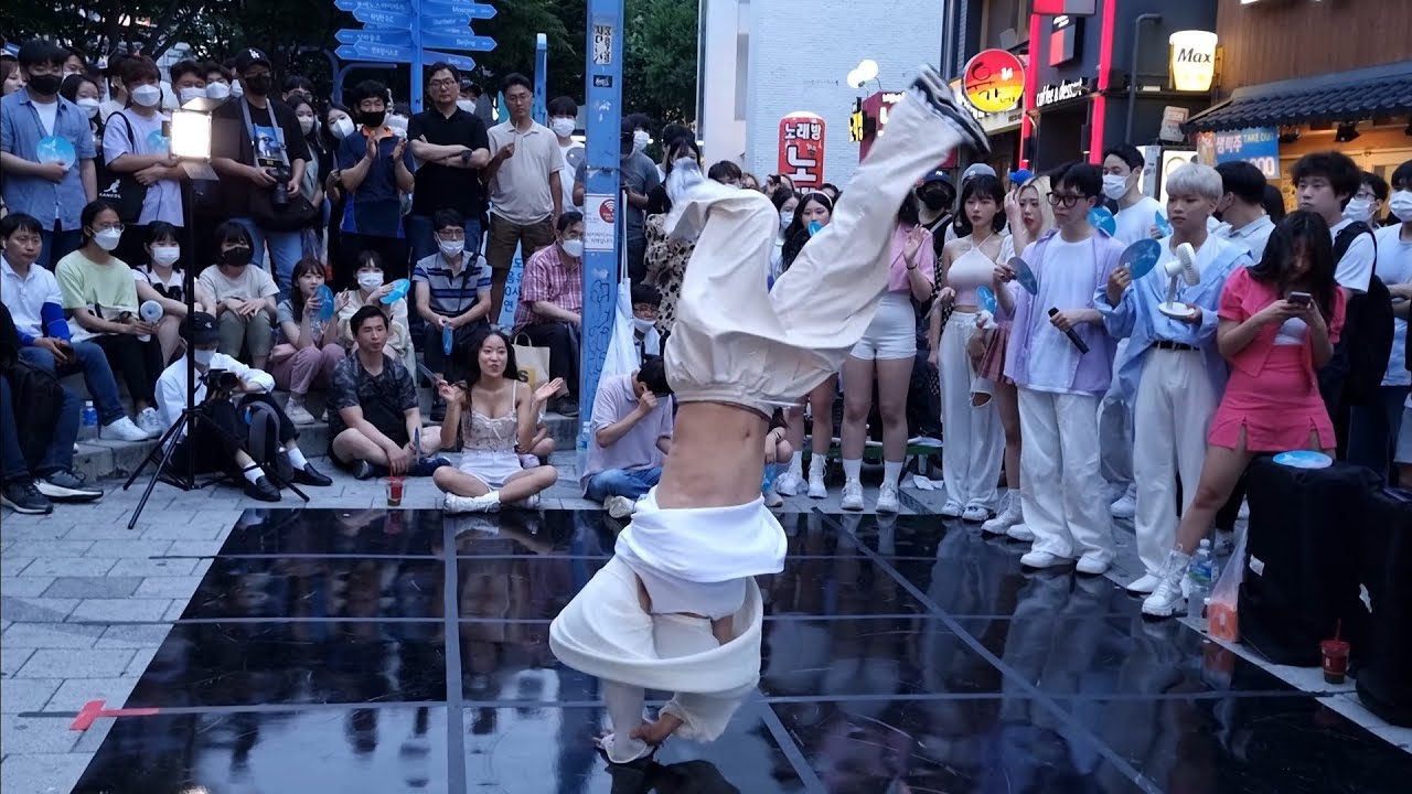SATURDAY. WIT. UNIQUE CAPTIVATING PERFORMANCE. HONGDAE.
