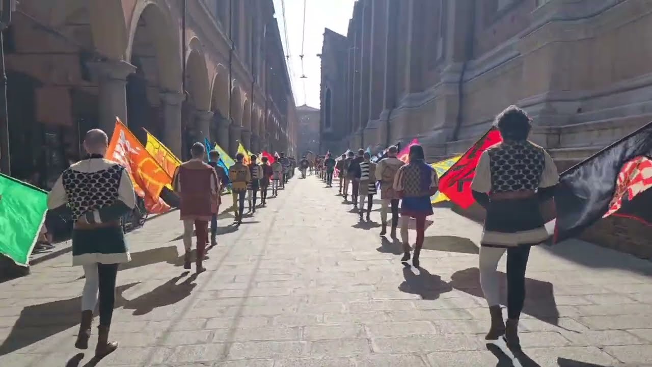 Bologna: Piazza Maggiore on March 8 - part 3