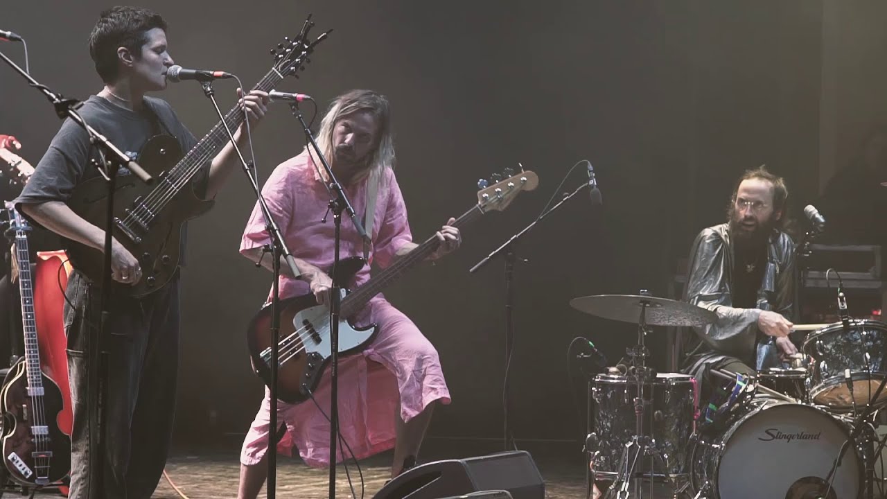 Big Thief - Blurred View (Live in Gateshead)