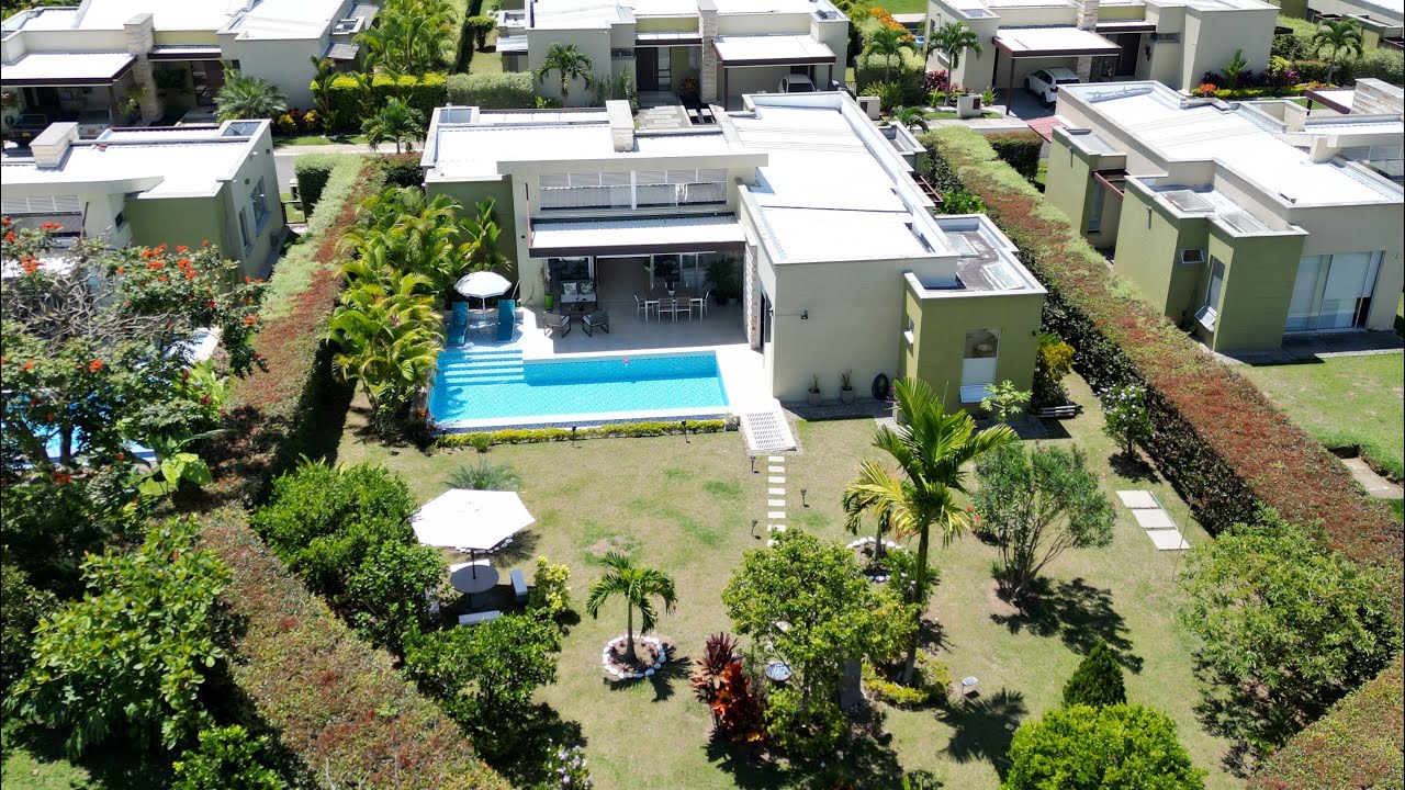 RENTO Hermosa Casa Campestre $6.5 Millones  - 230m2 Lote 900m2 - - Rodeada de árboles