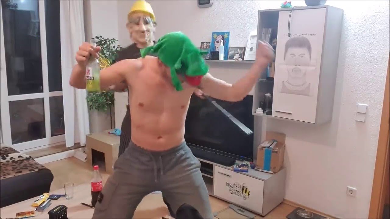 Arbeitsloses Scheusal (feat. Infotzrico)