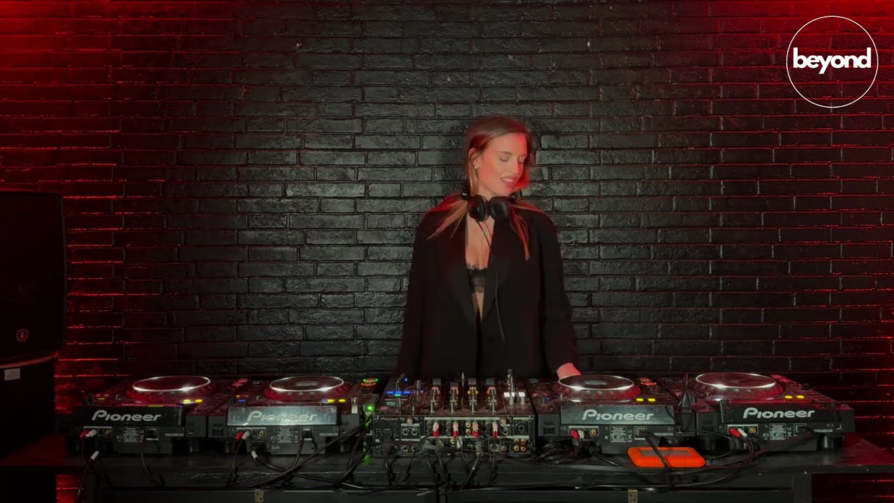 Gloria Fregonese | Beyond Milan