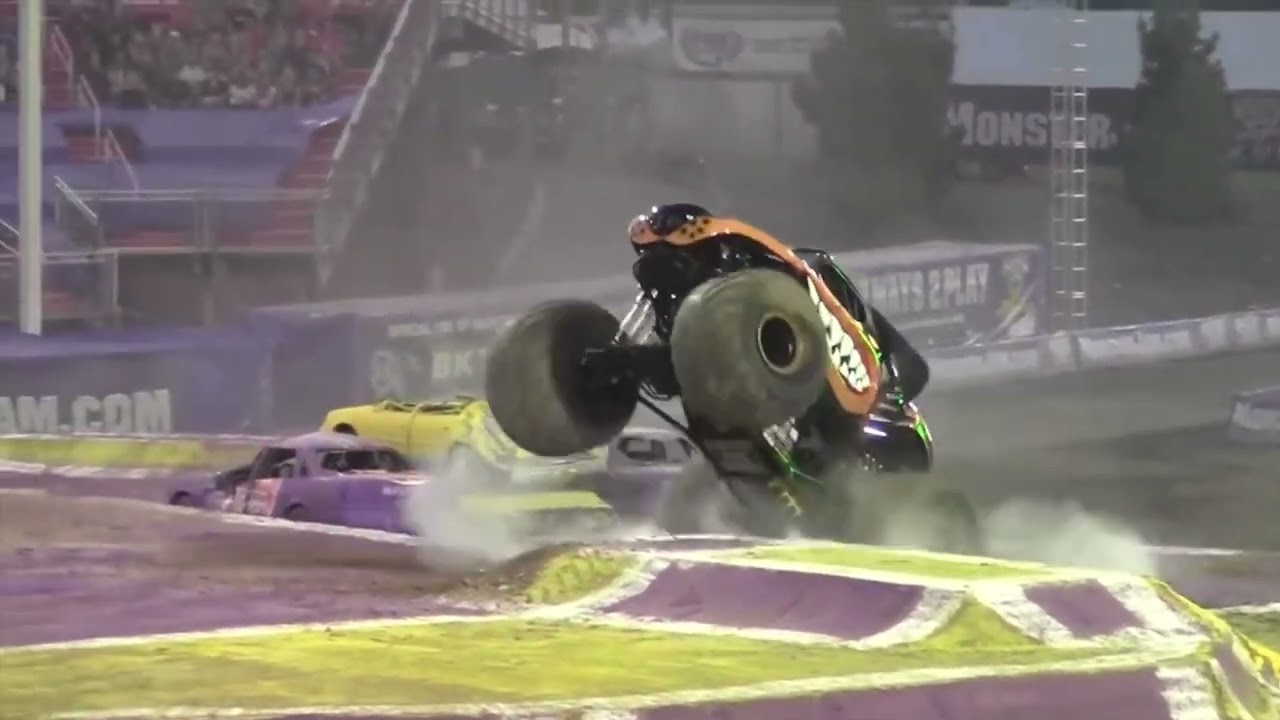 Monster Mutt Rottweiler Freestyle - Monster Jam World Finals XVI
