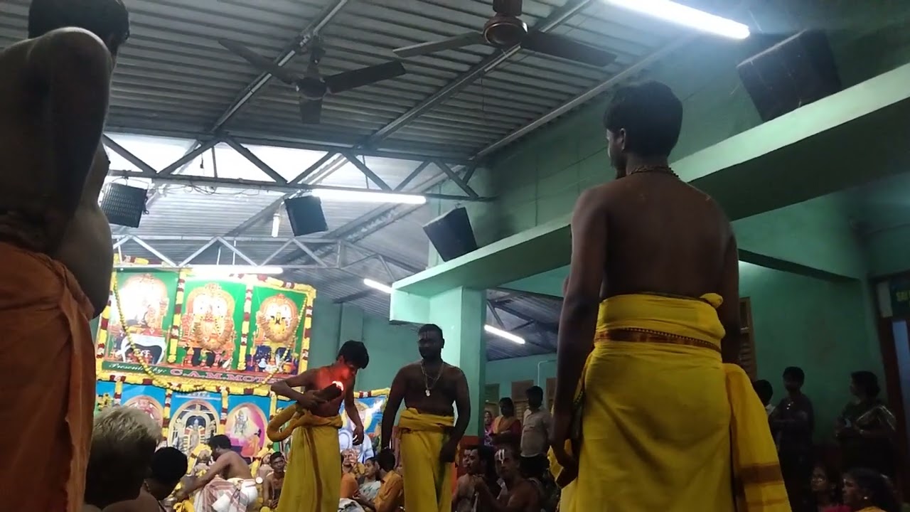 சோளிங்கர் கோயிலில் வடிய விடிய நடந்த பஜனை 