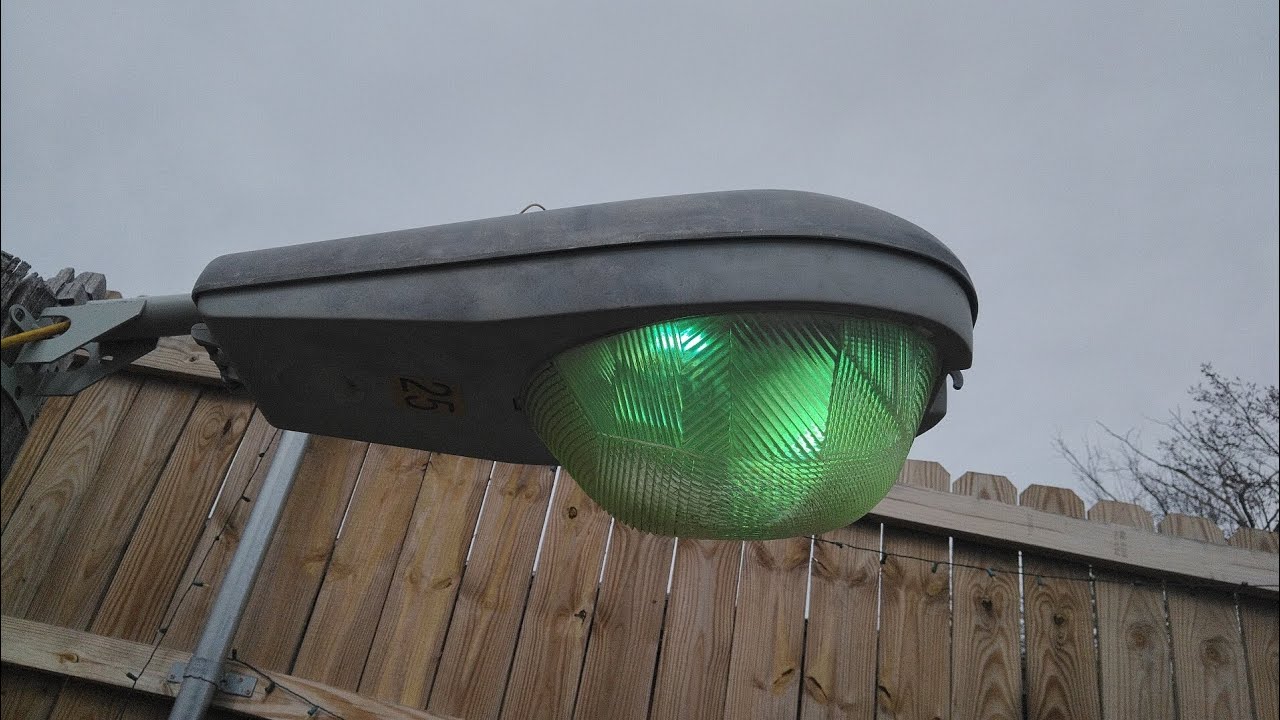 1 year update! my AEL 125 100W mercury vapor streetlight/cobrahead