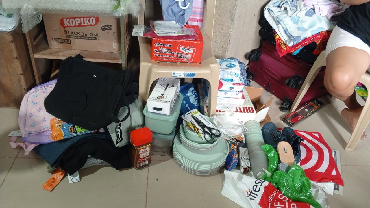 Musta po ang lahat umalis na si Mama walyn timeng Naman dumating yong balikbayan box salamat Tita M!