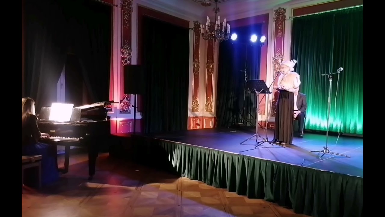 Jolanta Janus (z filmu "Lekcja miłości") w piosence Besame Mucho