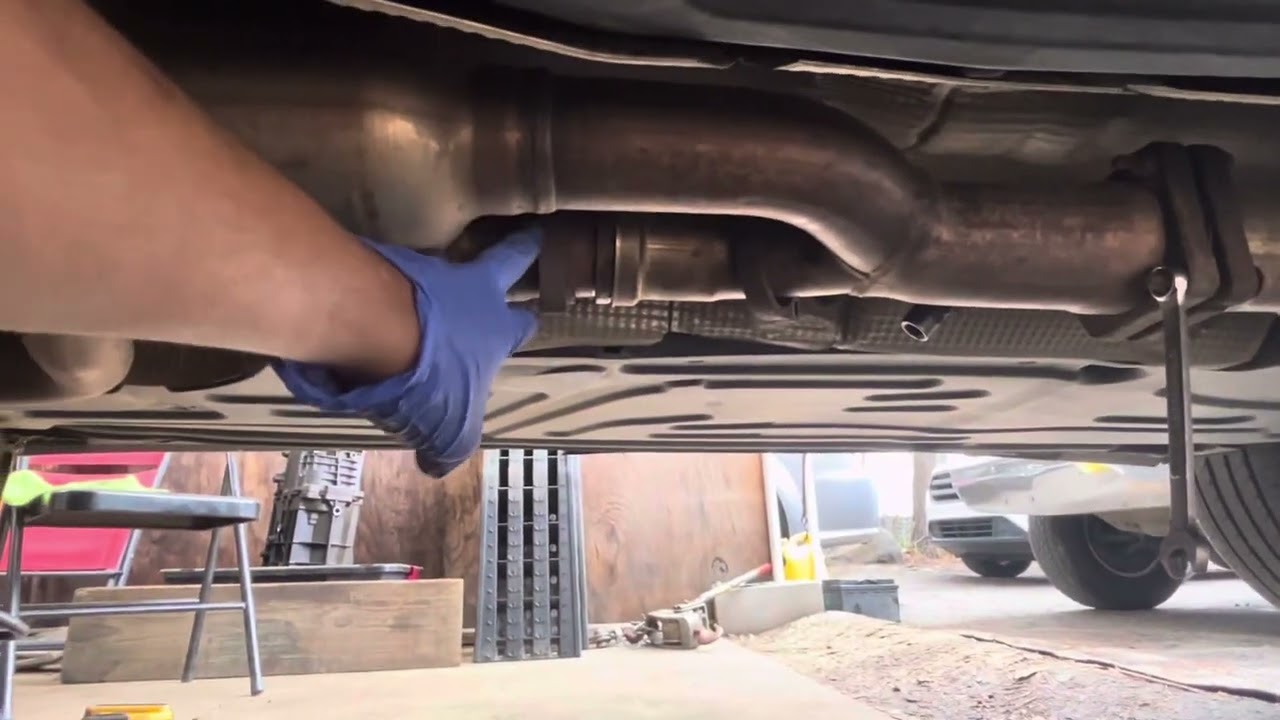 MERCEDES BENZ C230 - 2007  COMO CAMBIAR EL STARTER