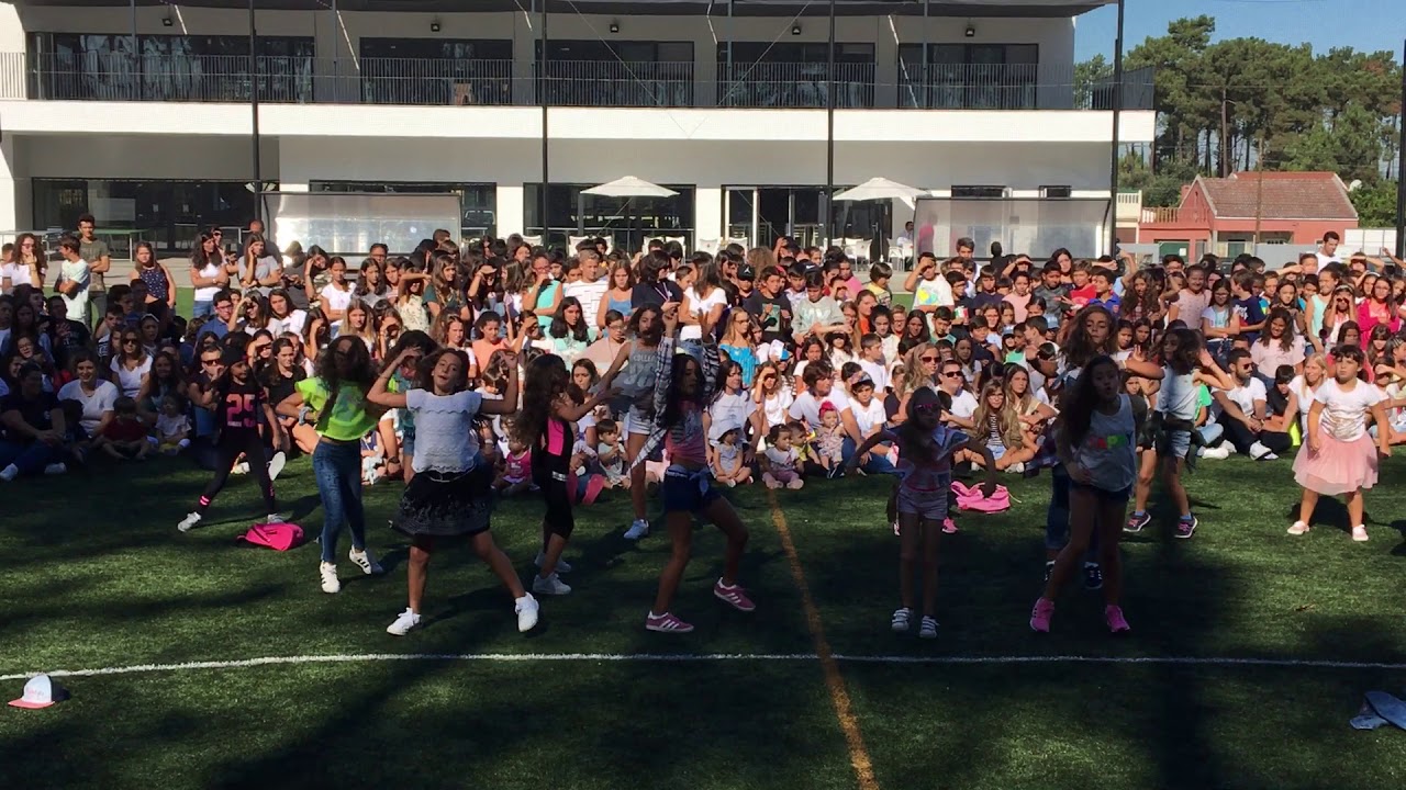 Coreografia de Dança Moderna na Abertura Ano Letivo 2017/2018 Colégio Atlântico -Prof. Edgar Raposo