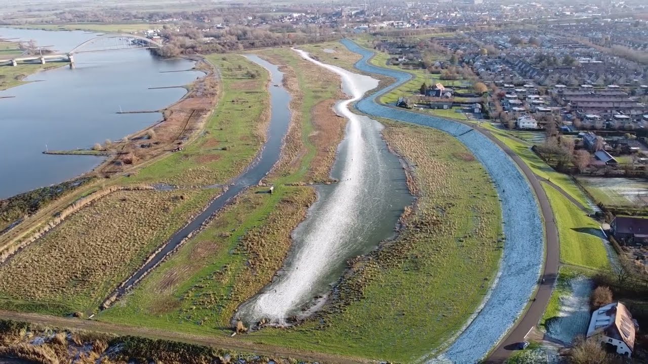 Schaatsen op de uiterwaarden van de Lek in Culemborg december 2022