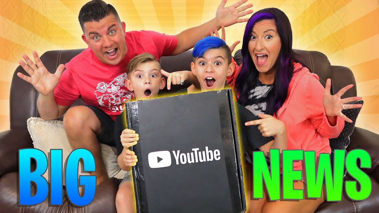 UNBOXING THE YOUTUBE GOLD PLAY BUTTON! One Million Subscribers Celebration