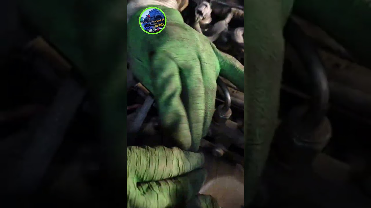 2011 model land rover defender 2.4L puma engine  removing process part 1
