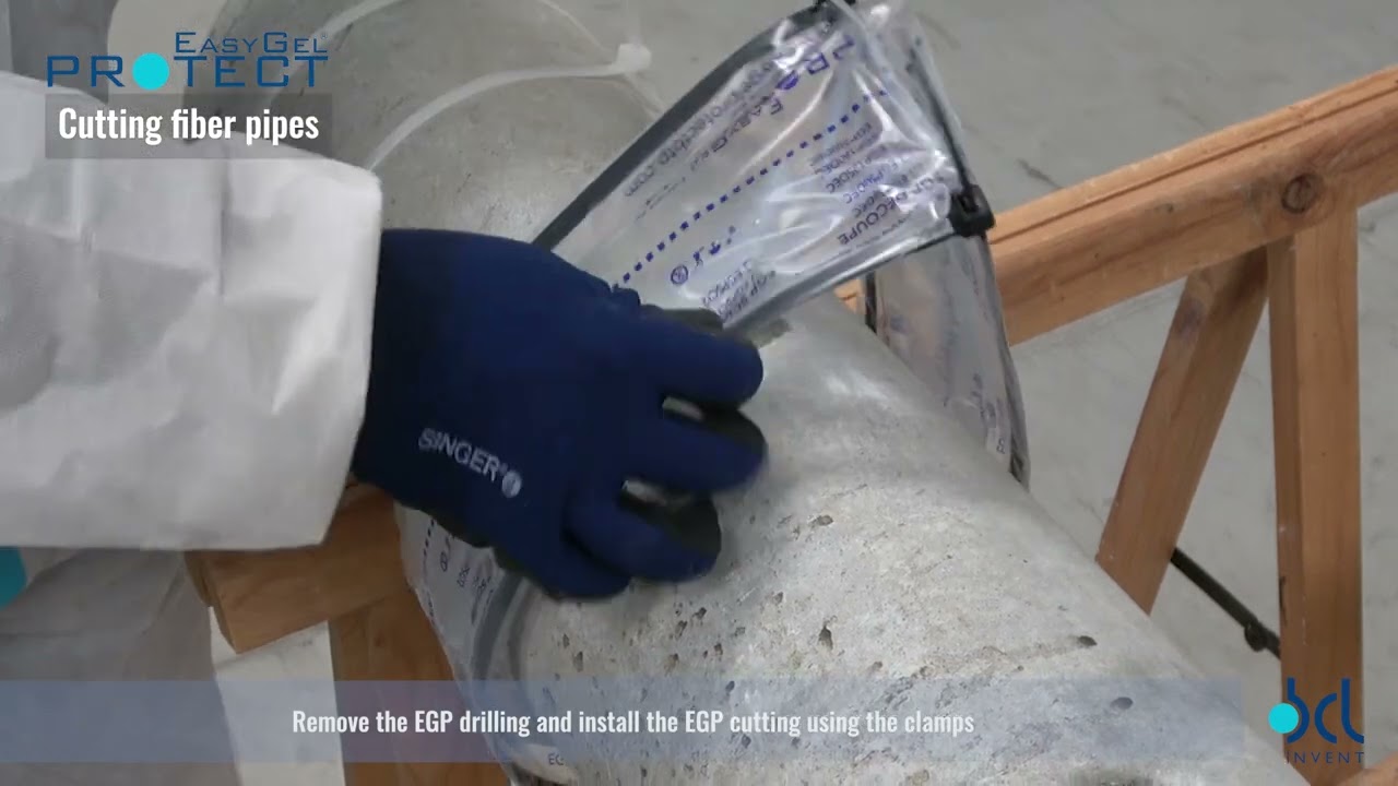 Pipe cutting with EGP gel sheath. Découpe de tuyau / canalisation avec gaine de gel EasyGel Protect.