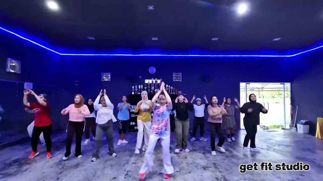 GADIS BALIKU - ABIEM NGESTI - ZUMBA - TIKTOKVIRAL - DANCE WORKOUT - ZIN FITRI - BELITUNG