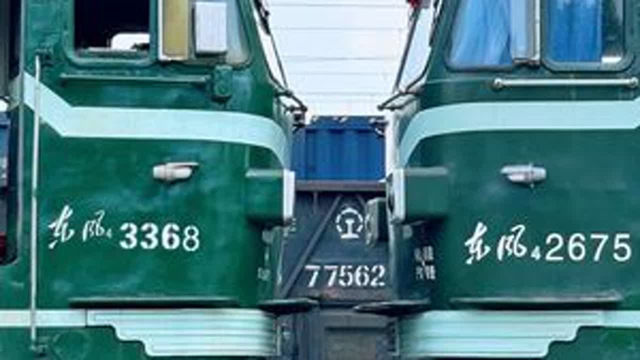 43171无动力附挂回送中铁四局东风4B型2675/3368号机车，出发机济局西段和谐电3型0017号机车，合肥东始发，终到滨州站#火车 #火车迷 #铁路 #现场实拍 #铁道员带你看火车