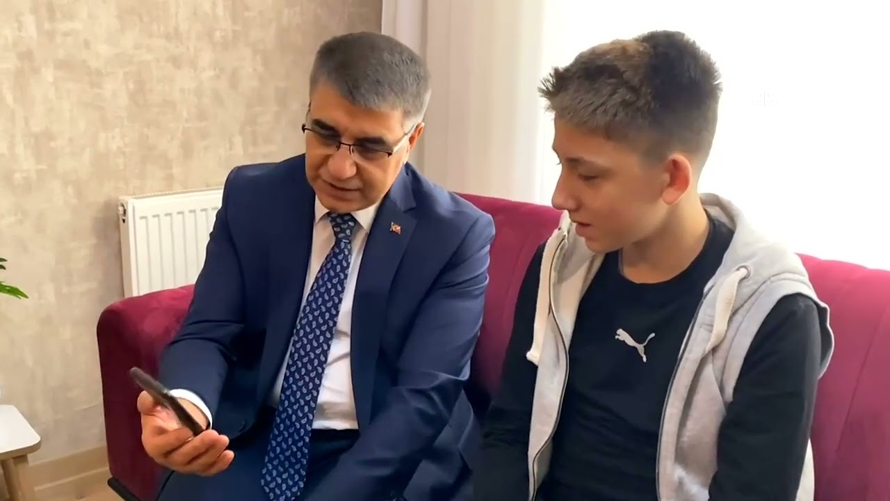 Beşiktaşlı futbolcu Tayyip Talha'dan evde eğitim alan öğrenciye karne hediyesi